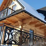 Gorska Kryjowka بيت للعطل *